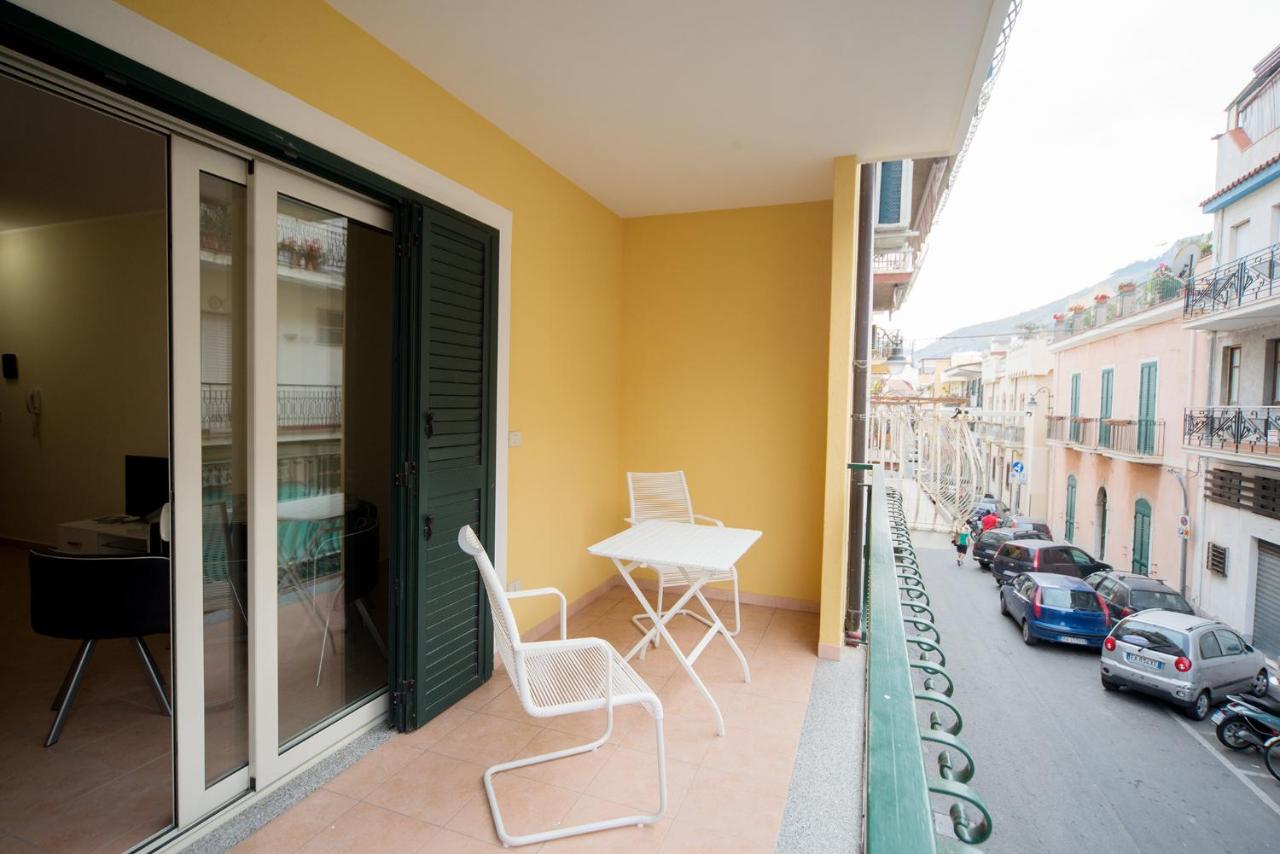 Apartment mit Terrasse