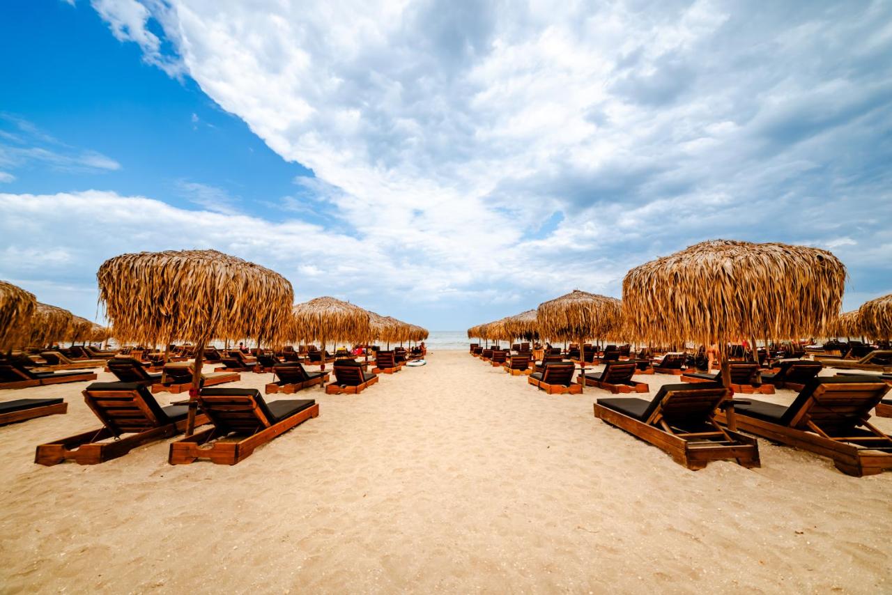 Soni Exclusive Apartments Summer Waves Mamaia Nord Self Check-in - Bed and Breakfast Năvodari