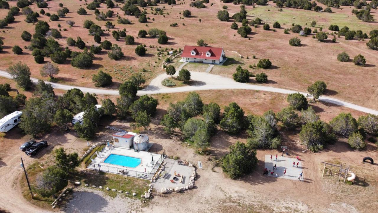 Ranchette Eagles Roost - The Atsa #9 at Wind Walker Homestead - B&B