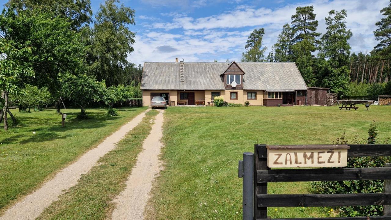 Pirmie Zaļmeži - Ferienwohnung Jūrkalne