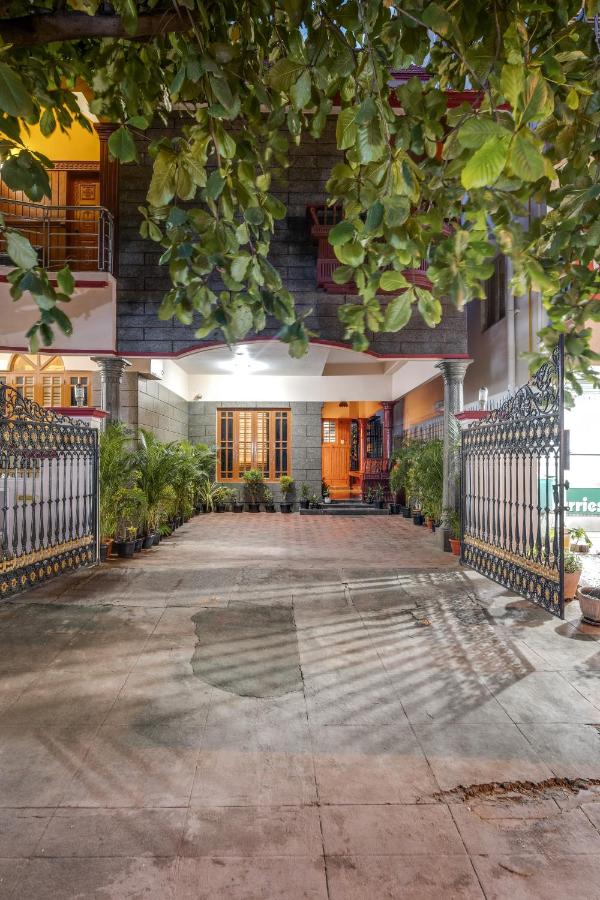 Magnum Opus Villa with Private Theater by Spacez - B&B