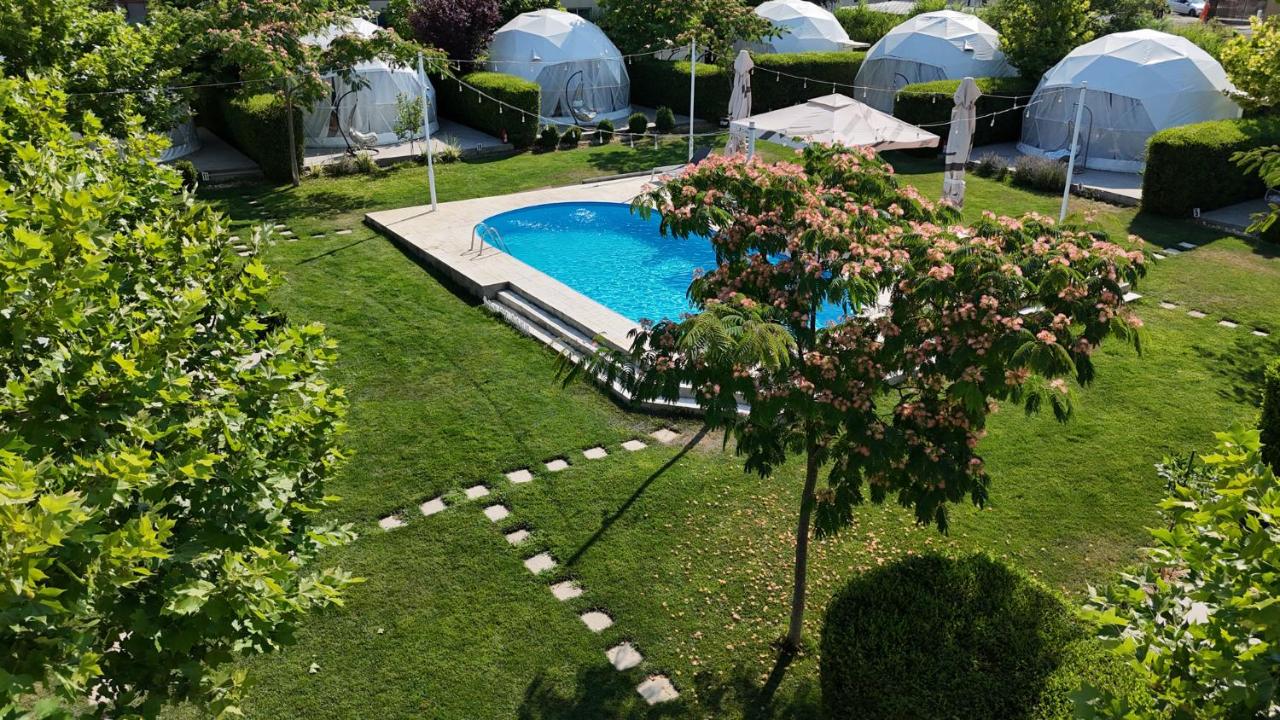Seagloo Glamping - Adults Only - Chambres d’hôtes Costineşti