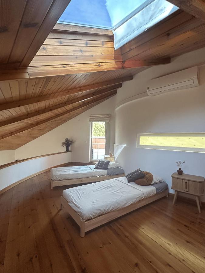 Family Room with Garden View