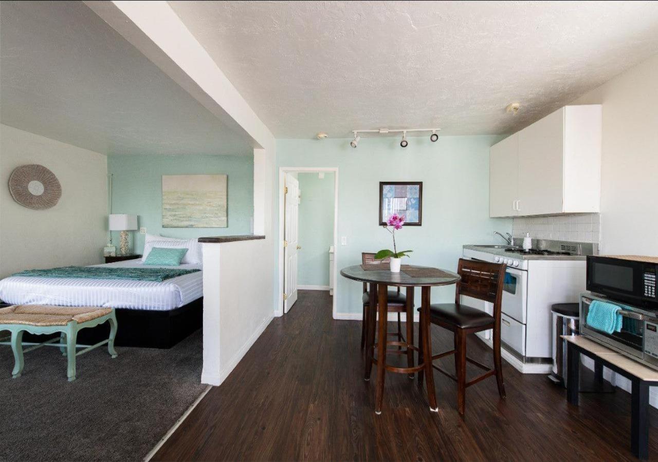 Suite mit Kingsize-Bett und Meerblick – keine Haustiere