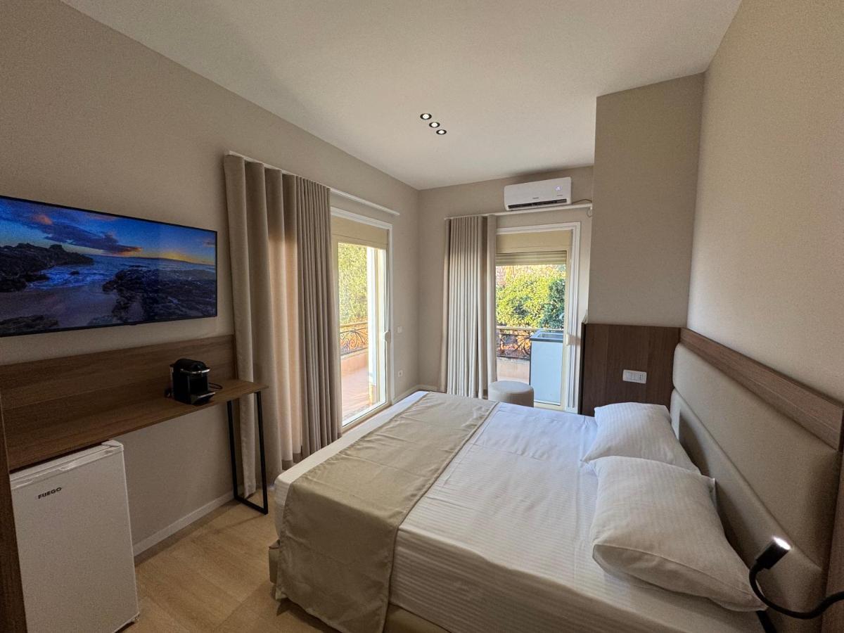 Tweepersoonskamer met Balkon en Uitzicht op Zee