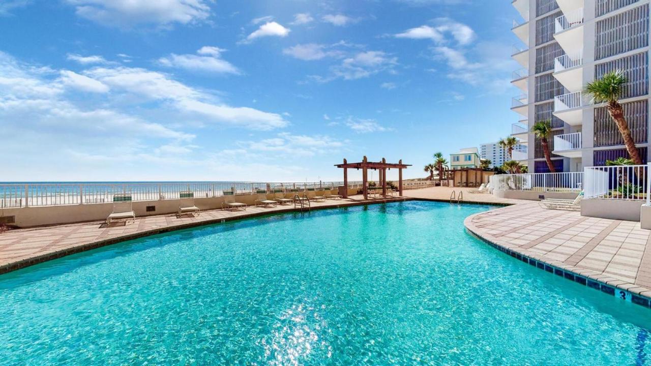Beautiful 3BR/2BA Beachfront Condo,Sleeps 8 - B&B