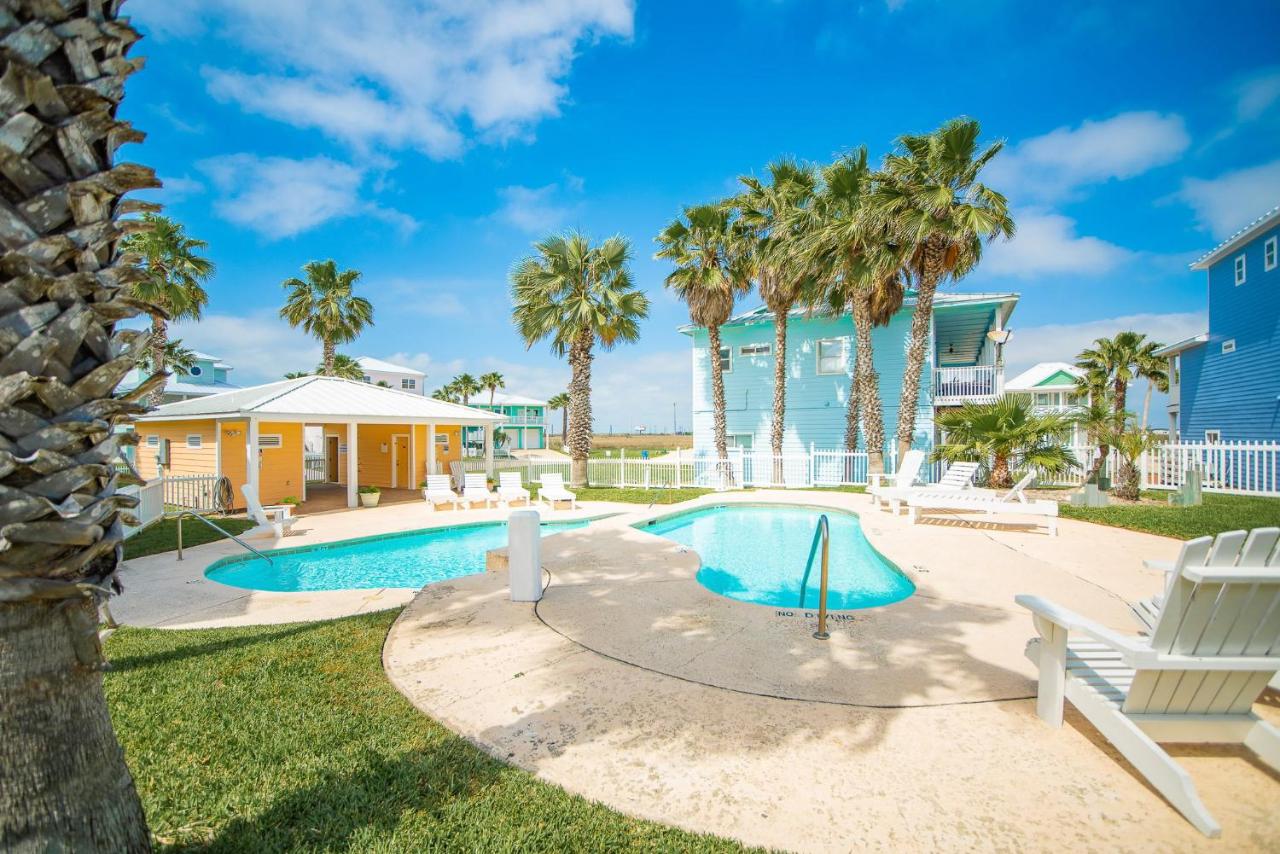 Villa Laguna - Pet Friendly! Beach Gear Credit Included! - Bed and Breakfast Port Aransas