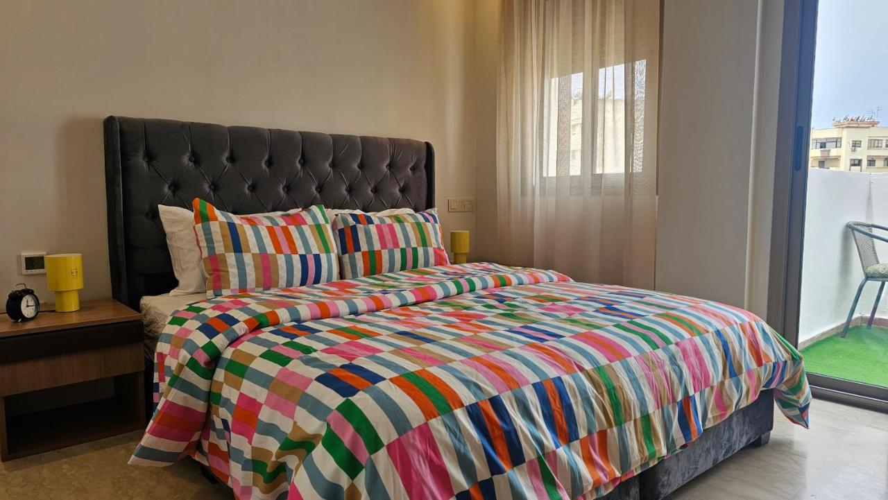 Appartamento con 2 Camere da Letto, Balcone e Terrazza