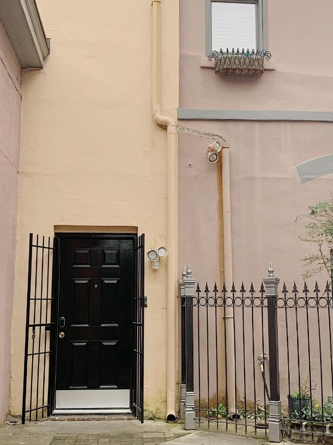 Historic Garden Studio, Steps from Pulaski Square - B&B