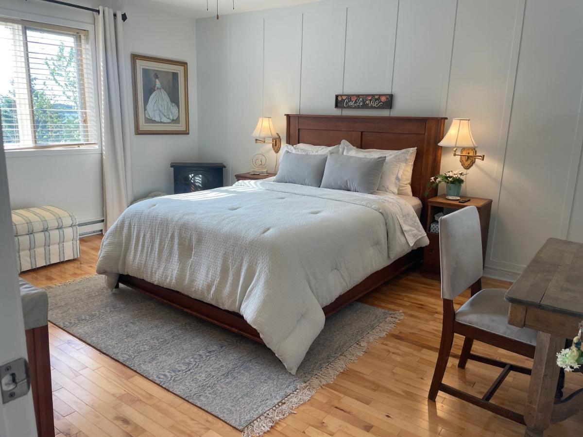 Double Room with Lake View