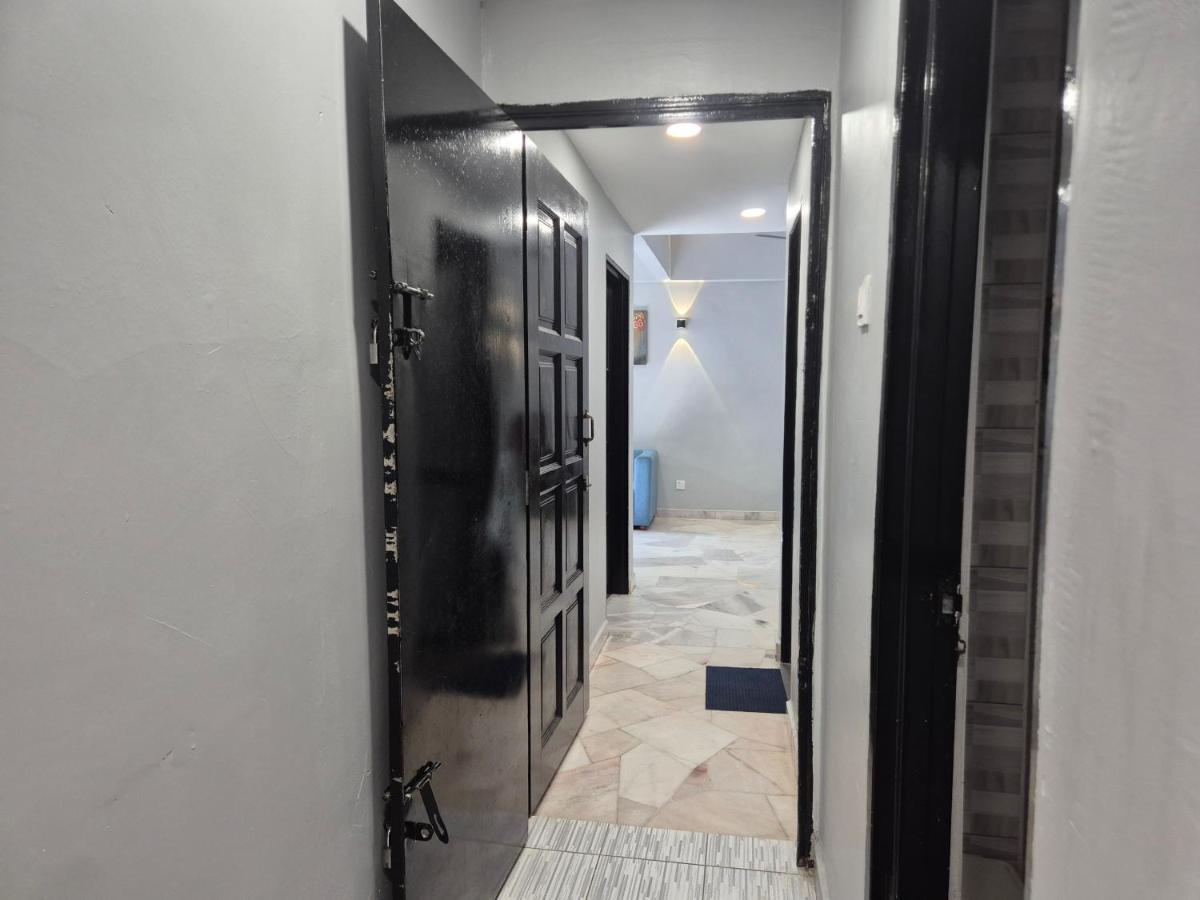 18pax GFloor 4R4B Dual-Key DOORSTEP PRIVATE BEACH, WATERSPORT, Pool, BBQ Set, Wifi, 50"TV - B&B Port Dickson