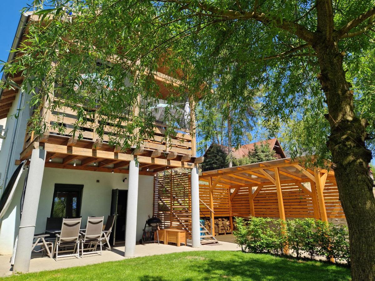 Domek letniskowy nad Jeziorem Złotnickim - B&B