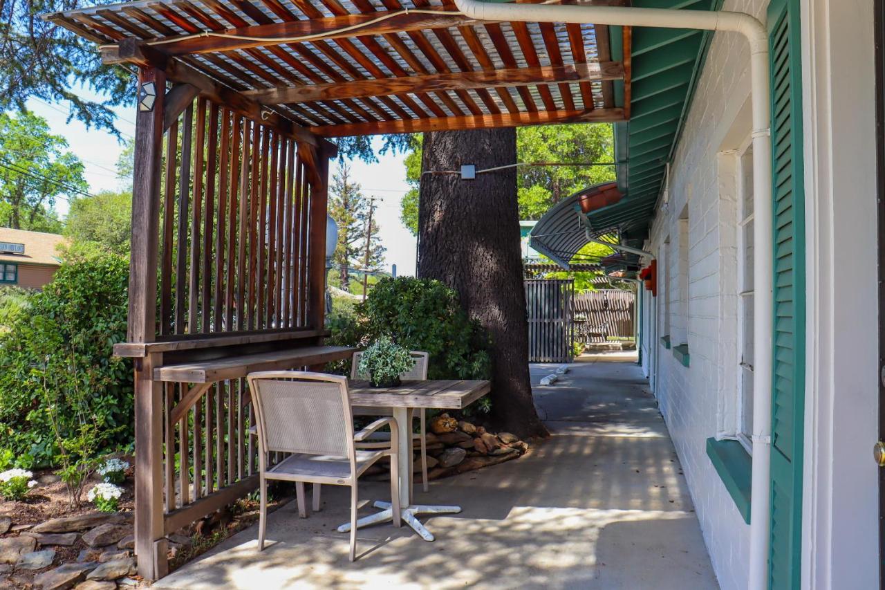 The Bonnie Inn Unit 5 with Breakfast Nook - B&B