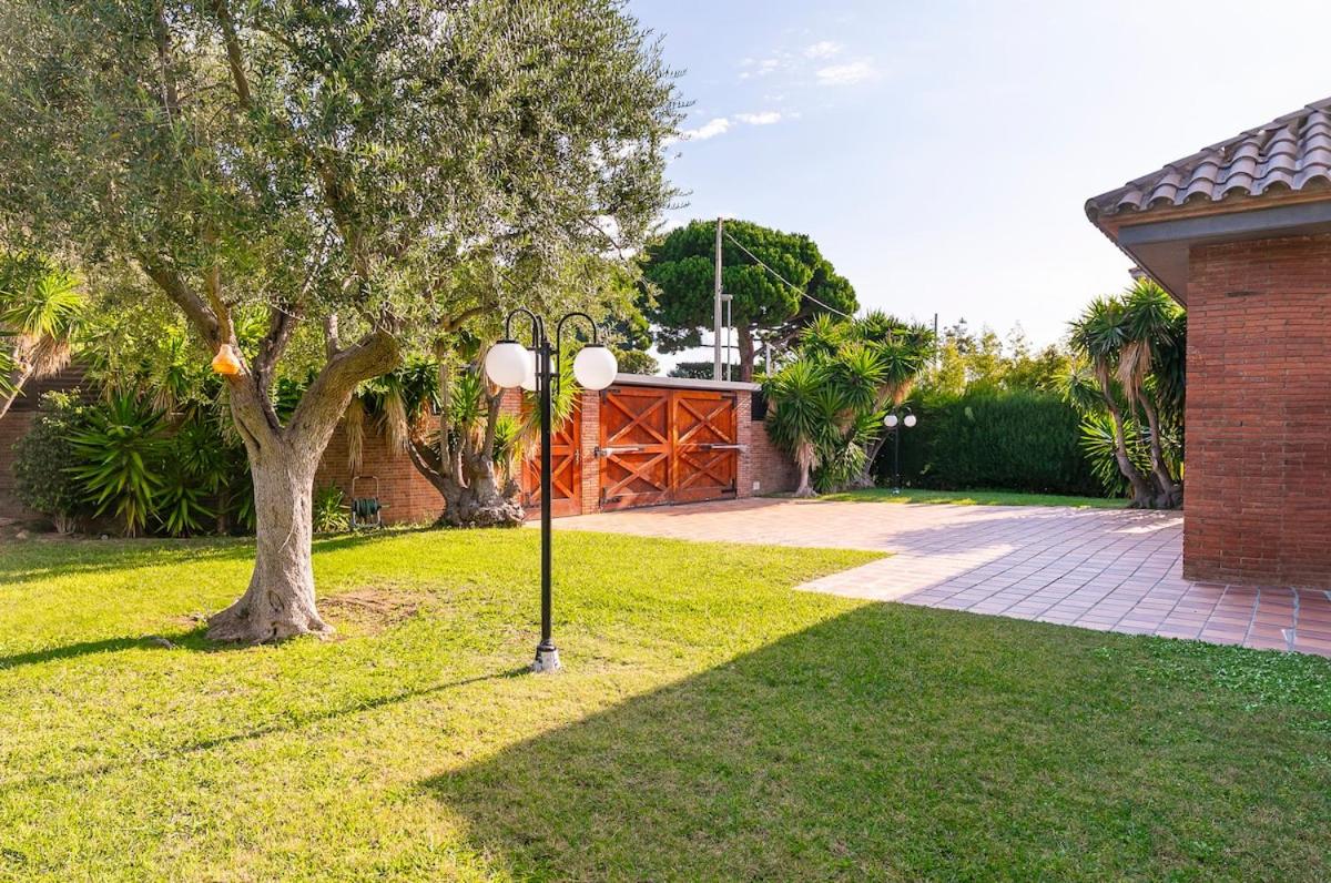 Sea View Villa with Spa & BBQ - Bed and Breakfast Badalona
