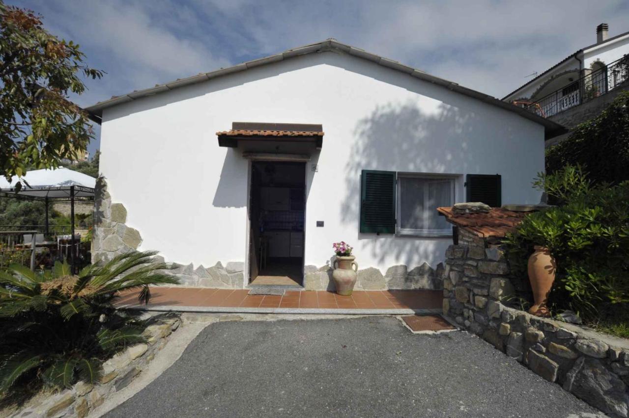 Holiday Homes in Pompeiana 40829 - B&B