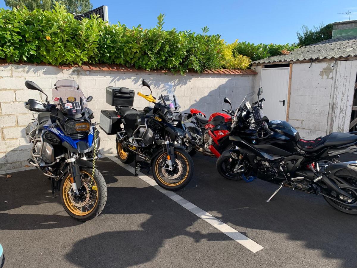 Appartement Calme - Arrière Gare - Parking Privée - B&B
