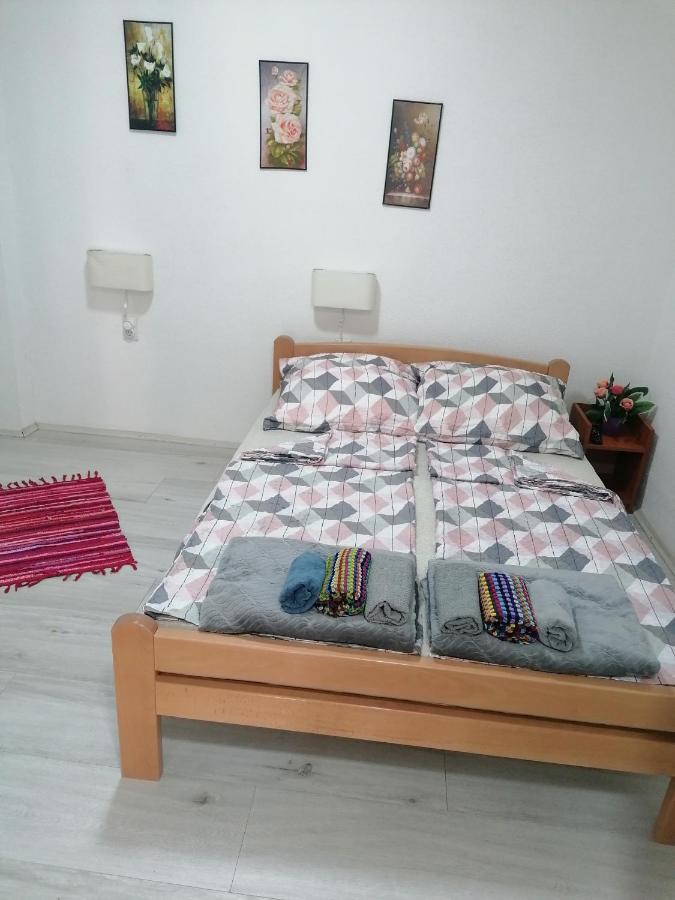 Chambre Double ou Lits Jumeaux avec Salle de Bains Privative