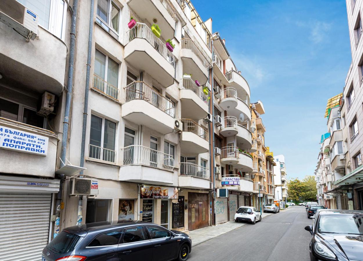 Two Stylish 1BD Apartments with Desk in Karshiaka by Flat Manager - B&B Plovdiv