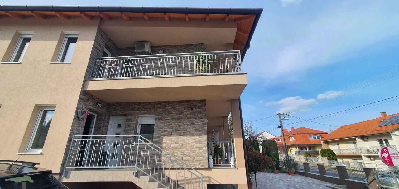 Apartments in Heviz - Balaton 44880 - B&B Hévíz