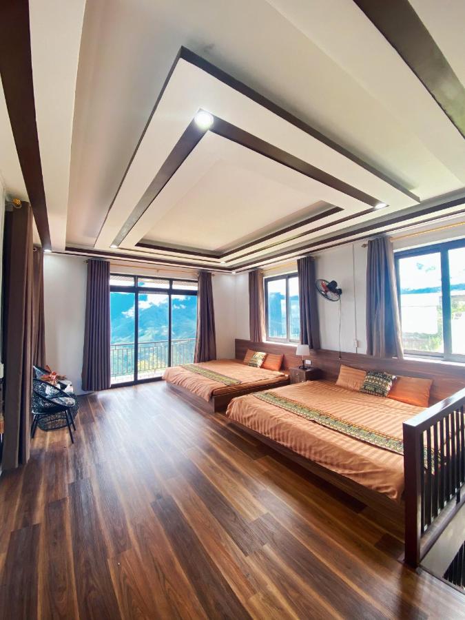 Family Room with Mountain View