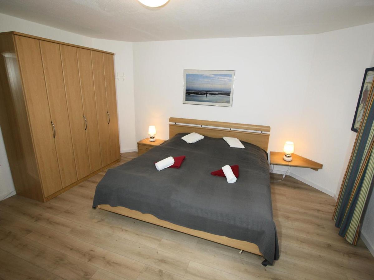 One-Bedroom Apartment with Terrace