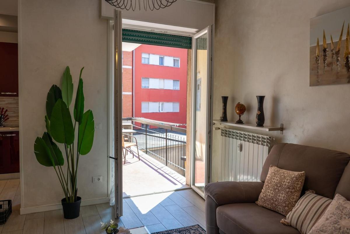 Modern Family Apartment Near the Hospital, Netflix & Free Wi-Fi - Chambres d'hôtes Brescia