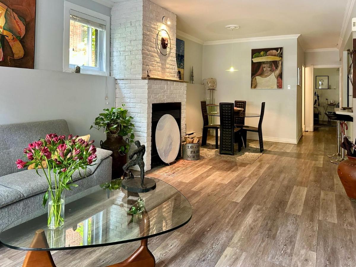 A Gem downtown Montreal BE - B&B Montreal