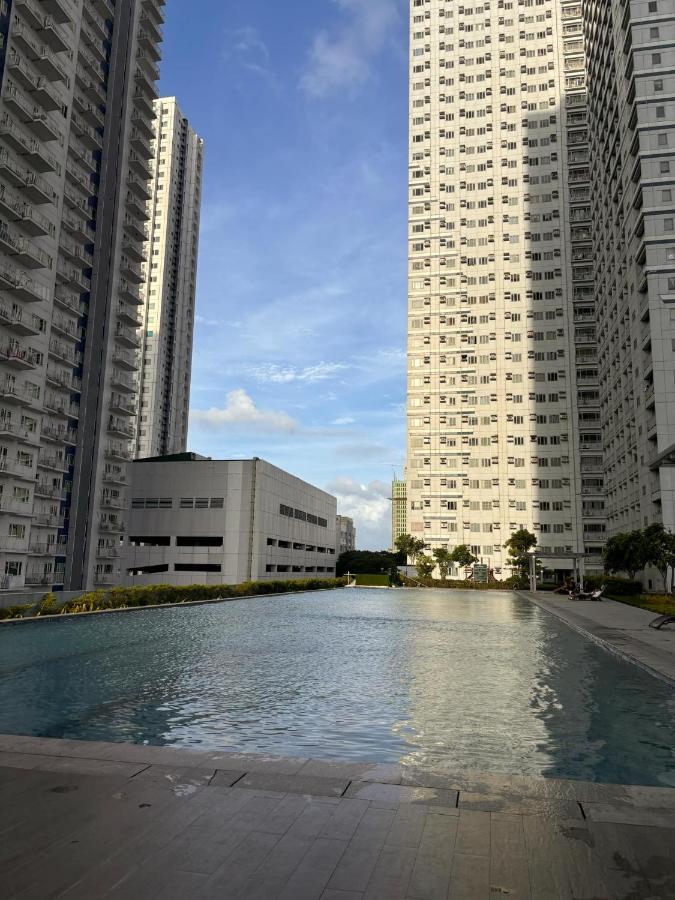 Lilu Staycation - B&B Manila