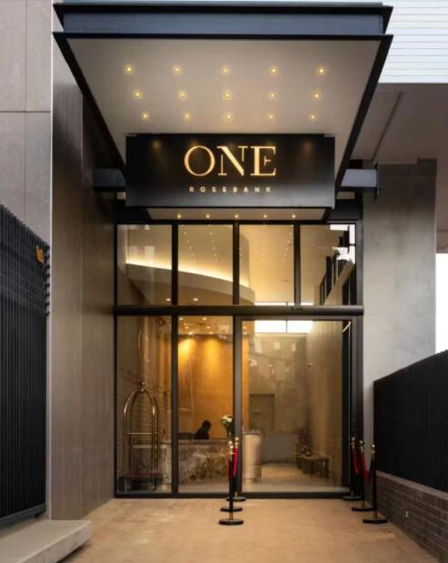 Modern One Rosebank Studio Apartment 456 - B&B Johannesburg