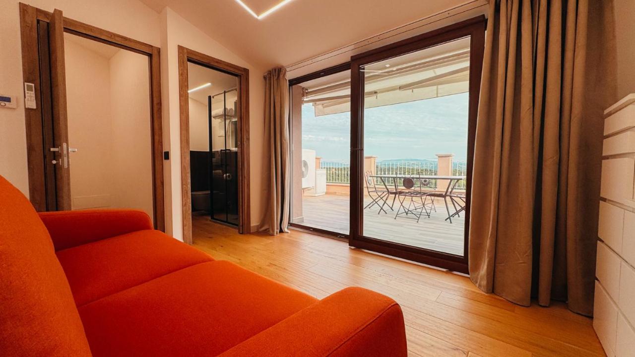 Terrazza Belvedere - B&B Riparbella