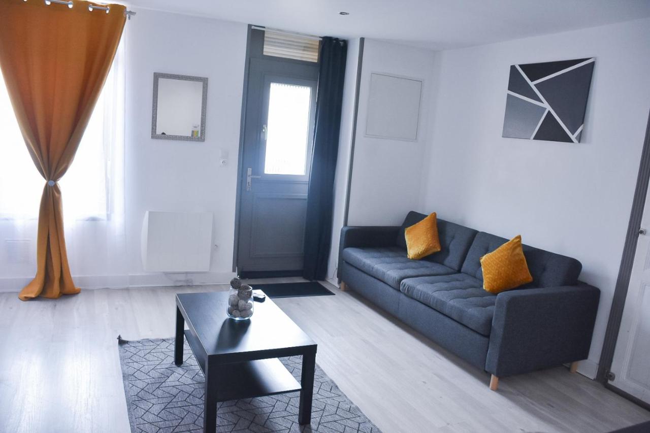 Spacieux F2 - Louvroil - Proche Belgique - B&B