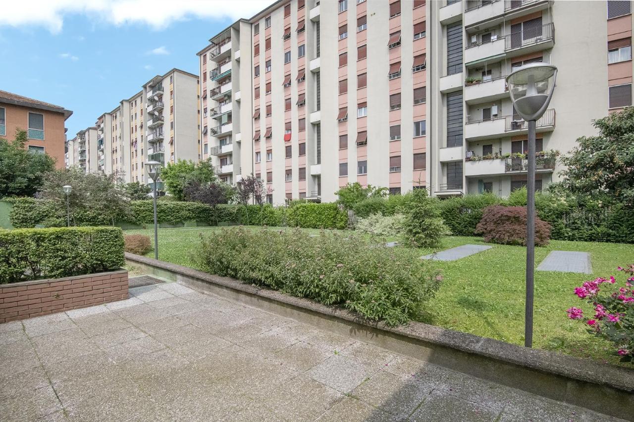 Lambrate Suite - 200 meters from the Station - B&B Milano