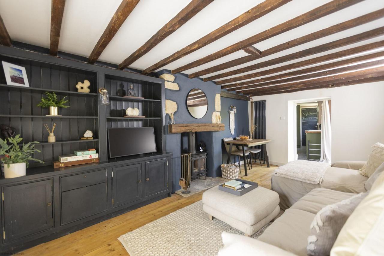 The Rabbit Hole - B&B Langford