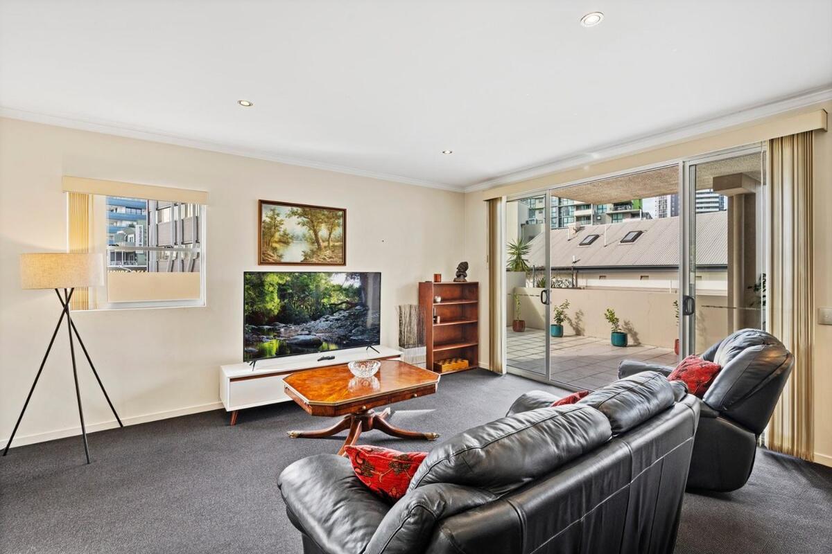 Stylish Escape Free Parking for 2 Walk to CBD - Ferienwohnung Brisbane