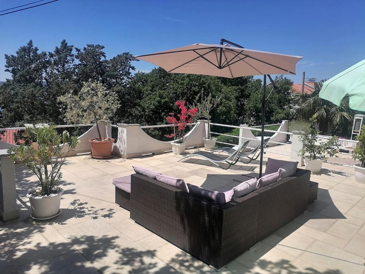 Apartment with nice terrace in Crikvenica - B&B Cirquenizza