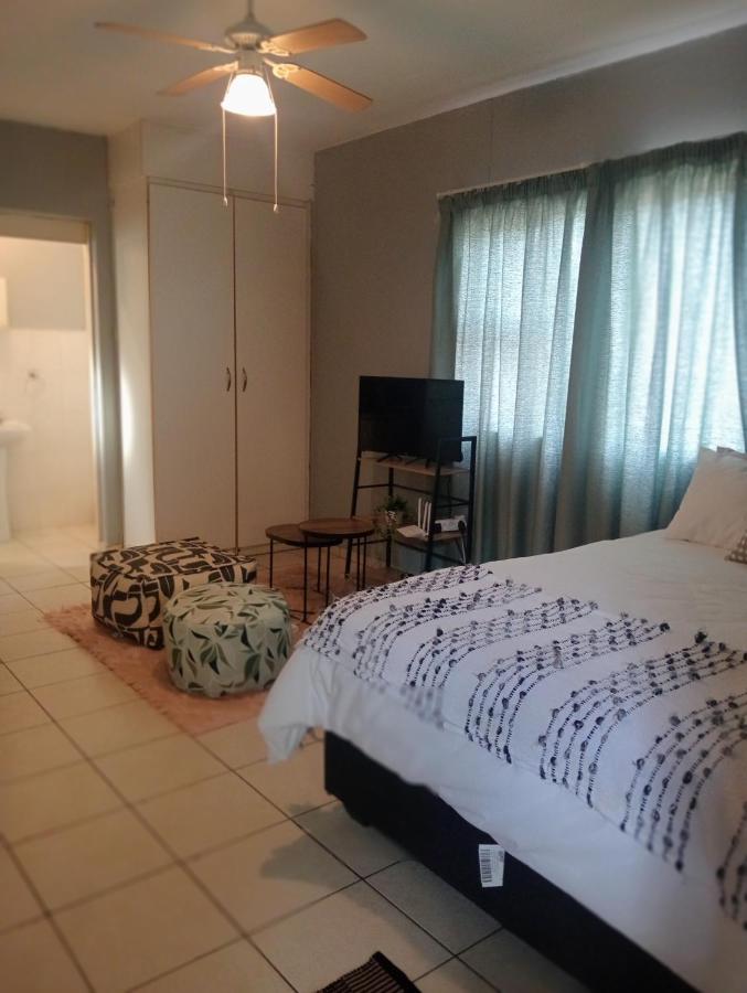 Lee Crib - B&B Empangeni