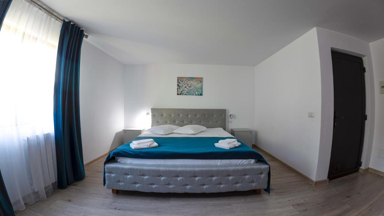 Vierbettzimmer mit Bad