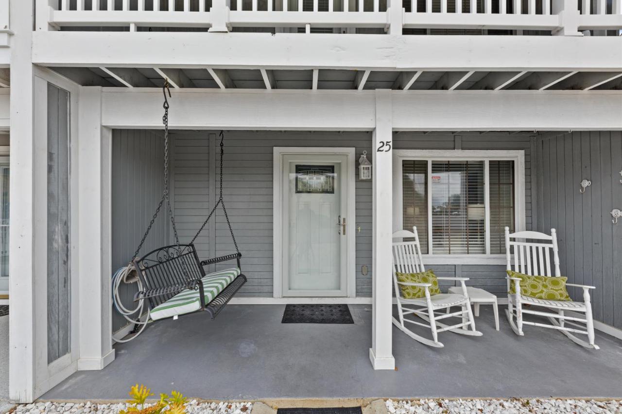 Short Walk to The Beach! Community Pool! Sleeps 8! - Chambres d'hôtes Panama City Beach