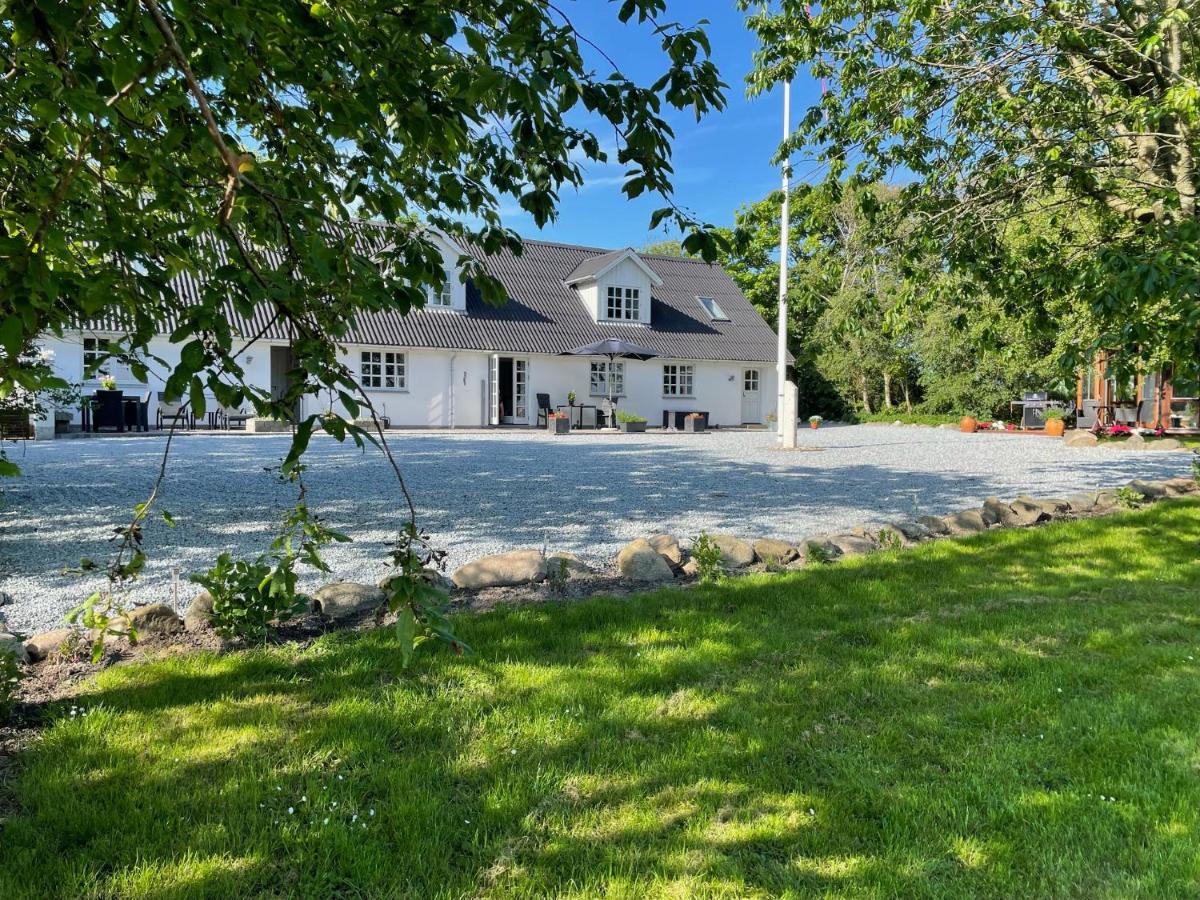 Stort Værelse på Landsted nær Løkken - B&B