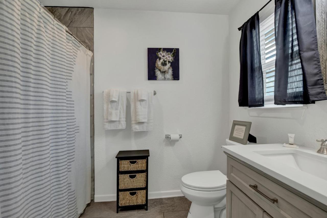 Cozy Casita! In Texas Famous 290 Winery Corridor! - B&B Stonewall