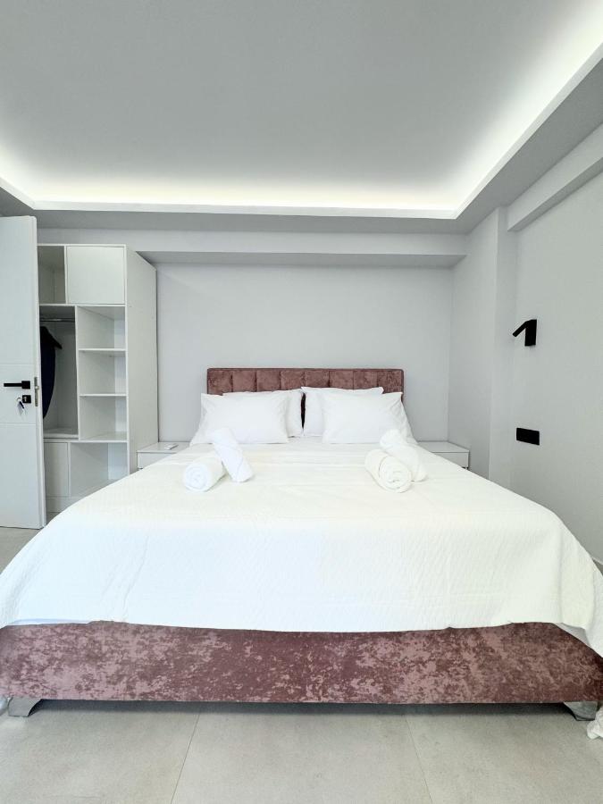 Deluxe Double Room with Balcony and Sea View