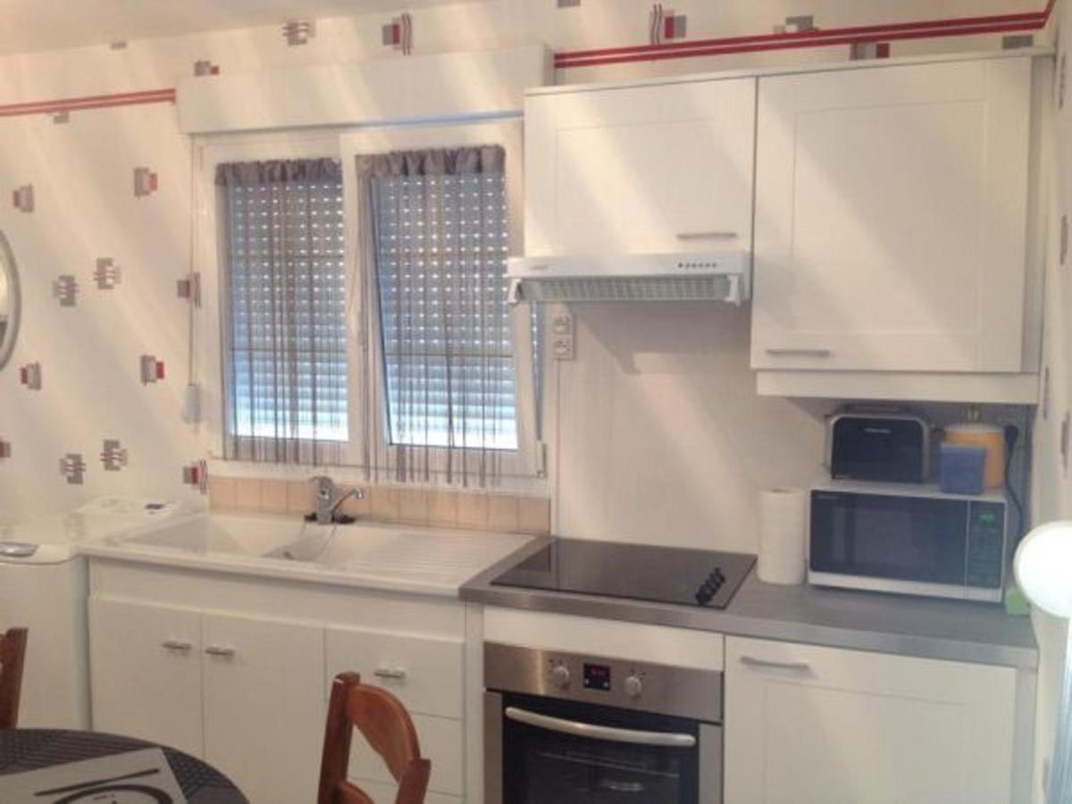 Charmant Gîte à Étain, Tout Inclus, Proche Verdun avec Terrasse et Parking - FR-1-585-3 - B&B Étain