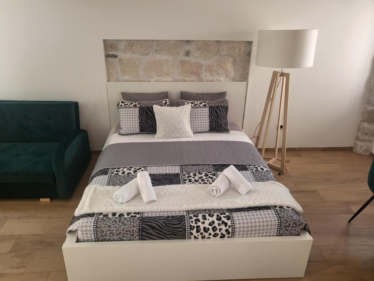 Old town Bol apartments - B&B Bol