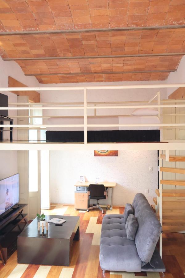Deluxe Studio