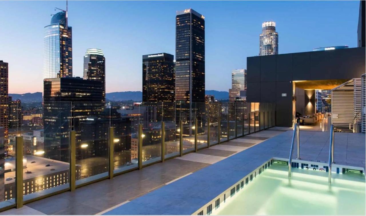 The Olive Skyline 2 Bed Apt with FREE PARKING in DTLA - Bed and Breakfast Los Angeles