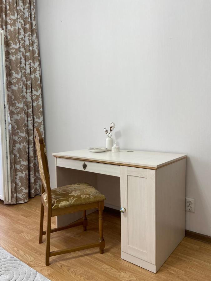 Трехкомнатная НУРСАЯ 2 рядом с Байтереком - B&B Astana