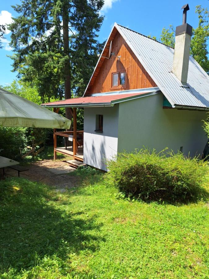 Chata v Jedovnicích u rybníka Olšovec - B&B