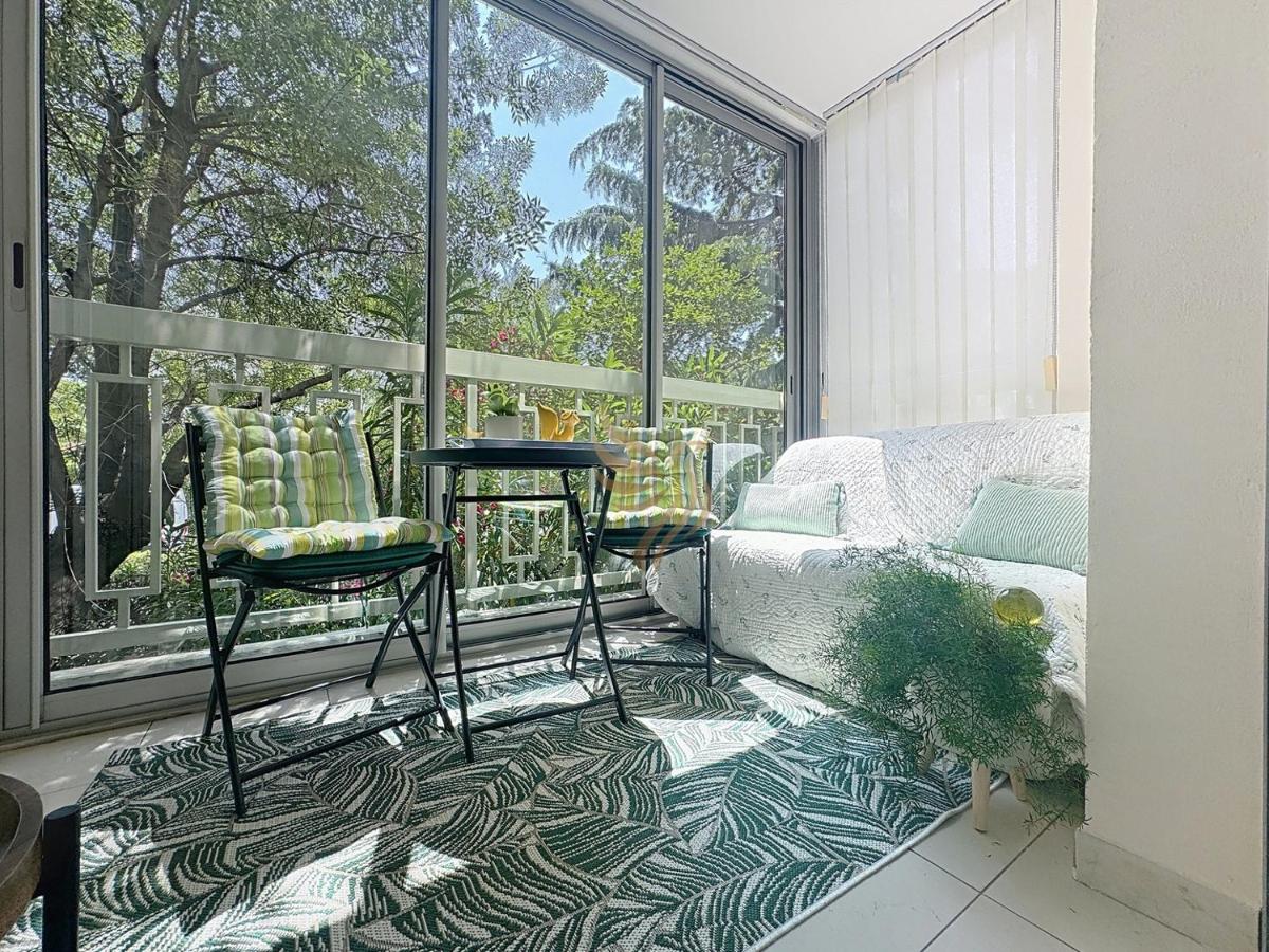 Studio 201–2 people Comfort, terrace-veranda-WiFi - B&B Fréjus