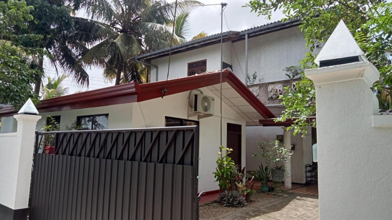 New Look villa Mirissa - B&B Matara