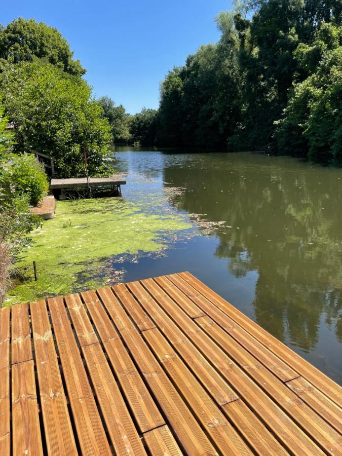 Maison bord de Sarthe avec ponton privé Idéale 24 Heures du Mans 6 à 7 personnes - B&B Beaumont-sur-Sarthe